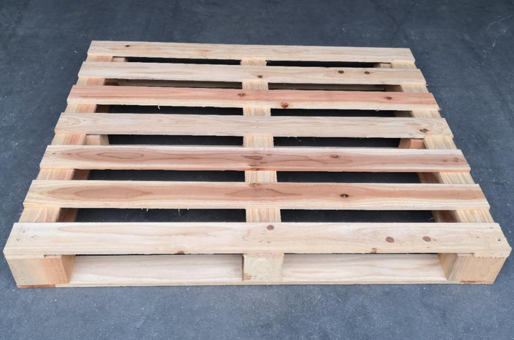 實(shí)木托盤和膠合板托盤哪個(gè)價(jià)格貴？